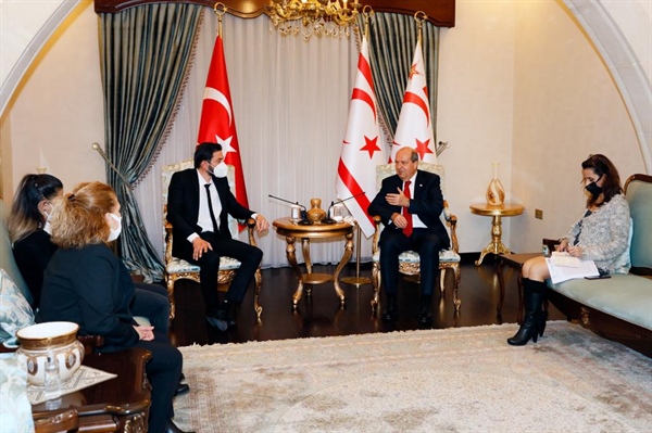 Tatar, Özgöçmen başkanlığındaki Kıbrıs Türk Hemşireler ve Ebeler Sendikası üyelerini kabul etti