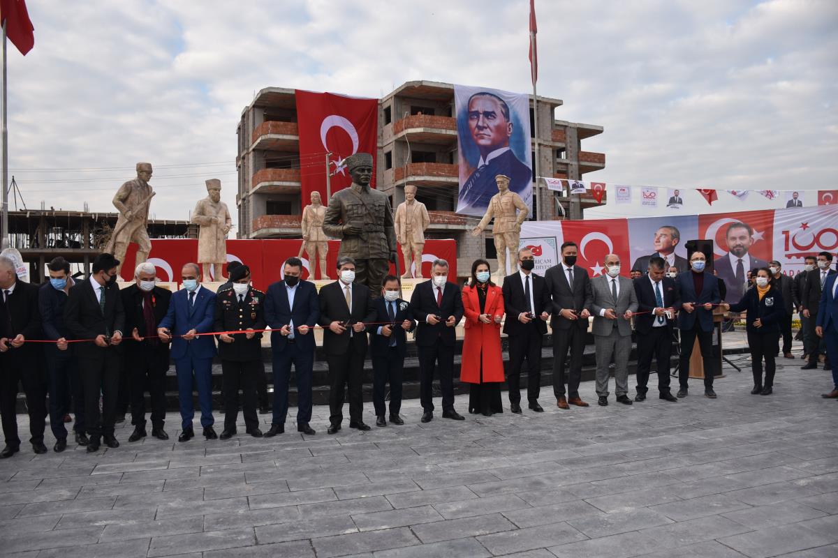 Adana’nın düşman işgalinden kurtuluşunun 100’üncü yılı fener alayıyla kutlandı