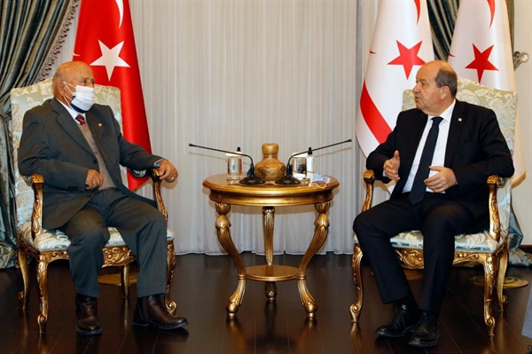 Cumhurbaşkanı Tatar Erenköy Mücahitler Derneği’ni kabul etti