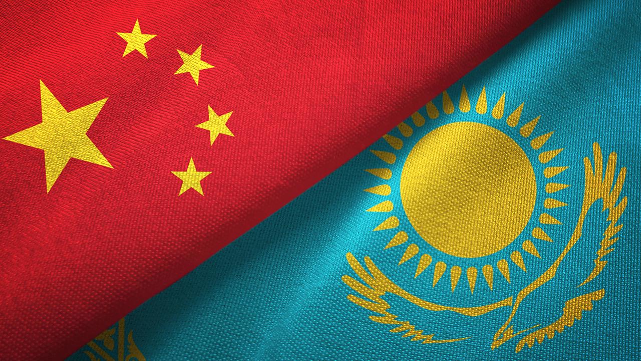 Çin Dışişleri Bakanından Kazak mevkidaşına destek mesajı