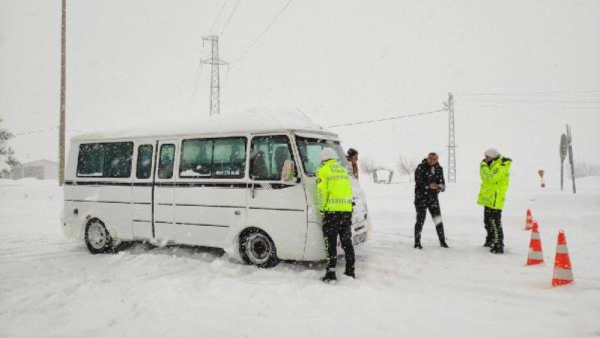 Konya’da kar ulaşımı etkiliyor (3)