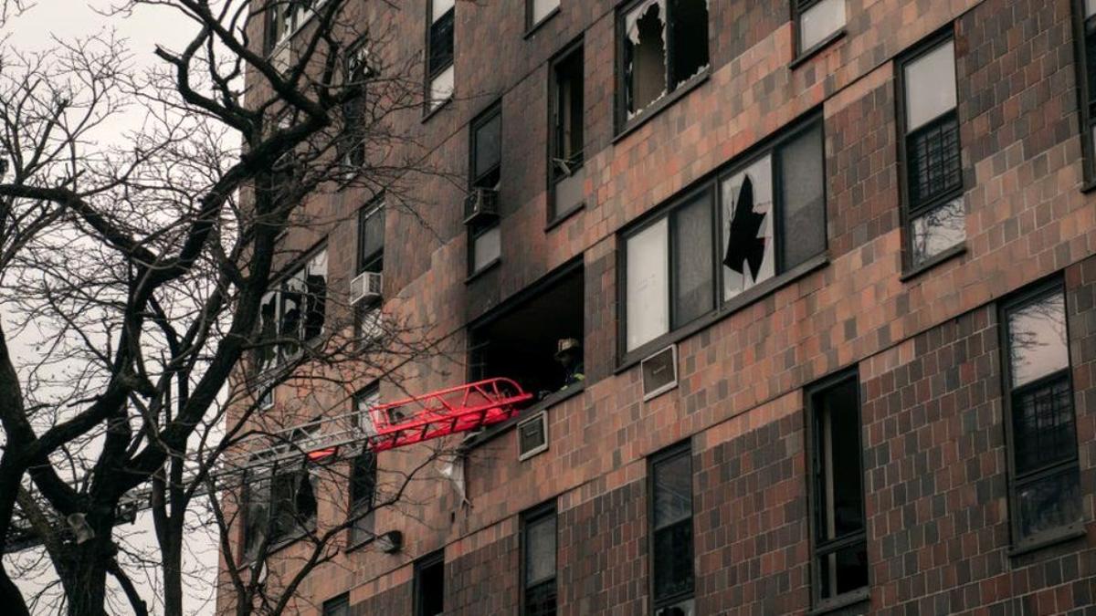 New York’taki yangında 9’u çocuk 19 kişi hayatını kaybetti