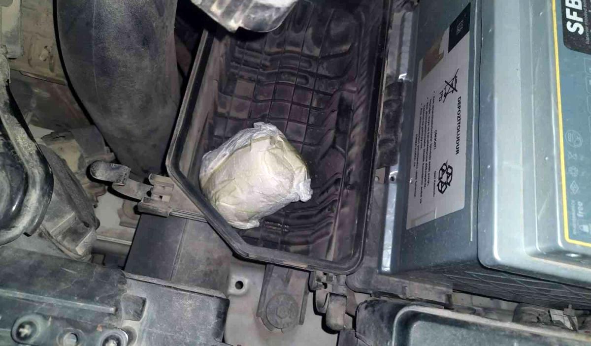 Siirt'te aracın hava filtresinde uyuşturucu madde ele geçirildi