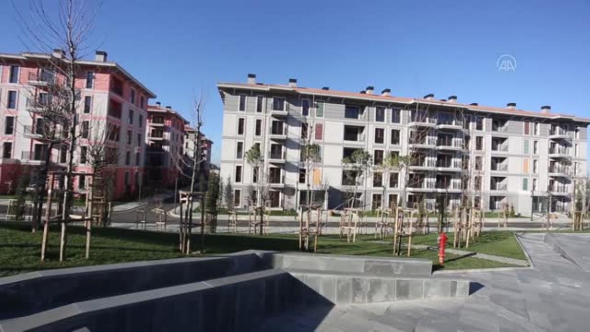 (TEKRAR) LAÇ – Arnavutluk’ta TOKİ konutlarına kavuşan depremzedeler açılış için Erdoğan’ı bekliyor