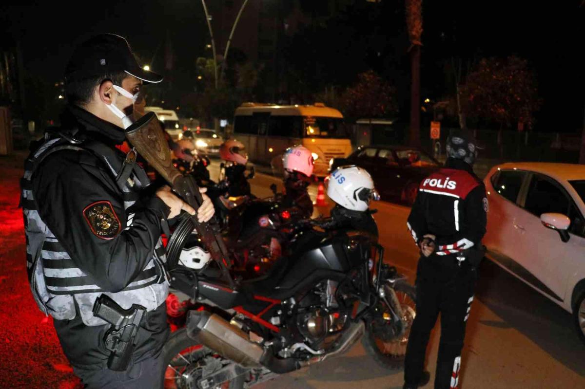 Son dakika haberi… Adana’da “Huzur ve Güven” uygulaması: 43 kişi yakalandı, çok sayıda ruhsatsız silah ele geçirildi