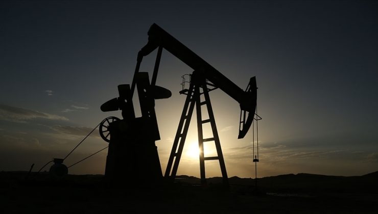 ABD’nin ham petrol stokları azaldı ABD’nin ticari ham petrol stokları geçen hafta bir önceki haftaya göre 3 milyon 400 bin varil azaldı.