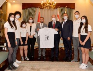 Cumhurbaşkanı Tatar, TED Kuzey Kıbrıs Koleji öğrencilerini kabul etti