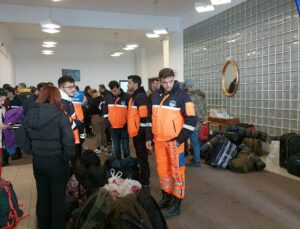 Oğuz 100 kişilik arama kurtarma ekibiyle birlikte Adıyaman’a gidiyor