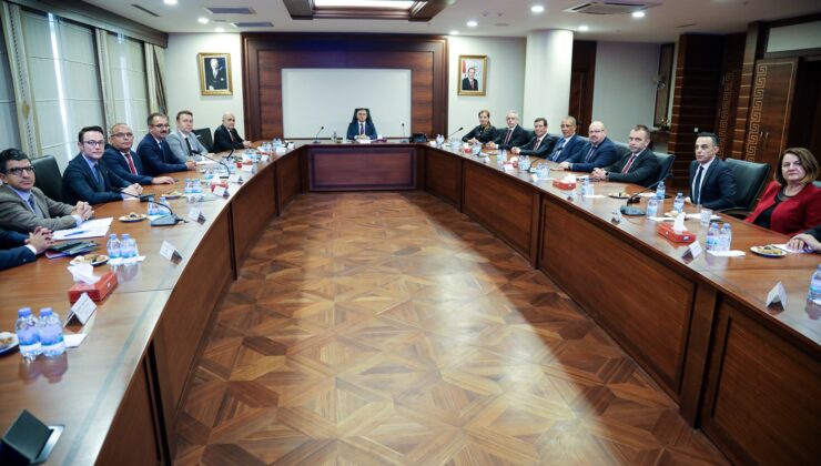 Canaltay başkanlığındaki Meclis Komitesi, TC Hazine ve Maliye Bakan Yardımcısı Hatipoğlu ile görüştü