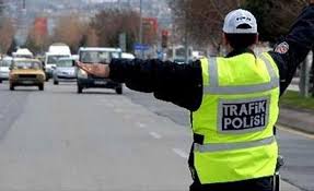 Polisin ülke genelindeki trafik denetimleri sürüyor