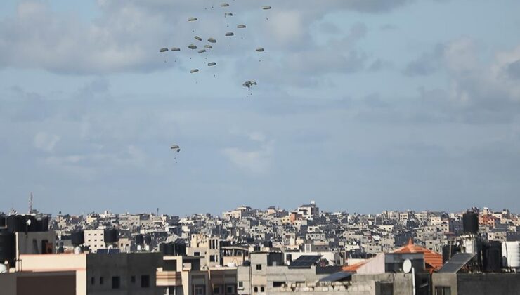 Gazze Şeridi’ne Havadan İndirilen İnsani Yardım Kutuları Sivillerin Üzerine Düştü