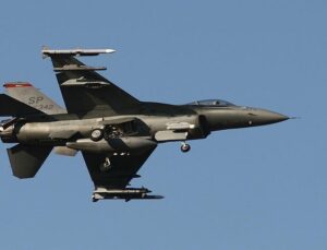 Yunan Hava Kuvvetlerine ait F-16, Ege Denizi’ndeki Arsura Adası (Psathoura) açıklarında denize düştü