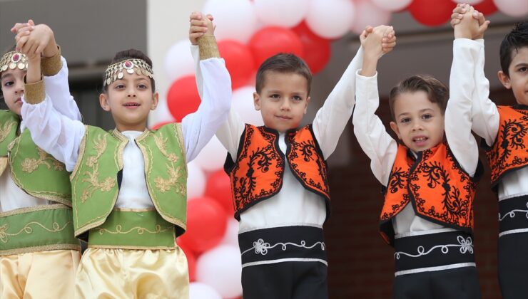 İzmir ve çevre illerde 23 Nisan Ulusal Egemenlik ve Çocuk Bayramı kutlanıyor