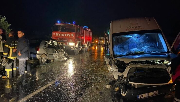 Çorum’da trafik kazasında anne ve kızı öldü, 3 kişi yaralandı