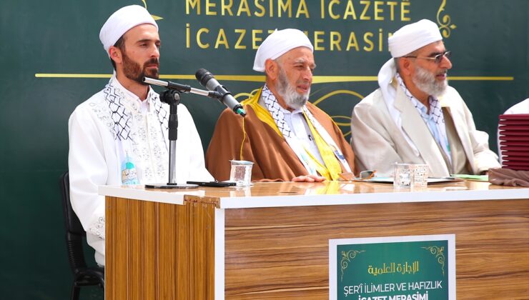 Diyarbakır’da hafızlık ve İslami ilimler eğitimini tamamlayan 78 öğrenci icazetlerini aldı