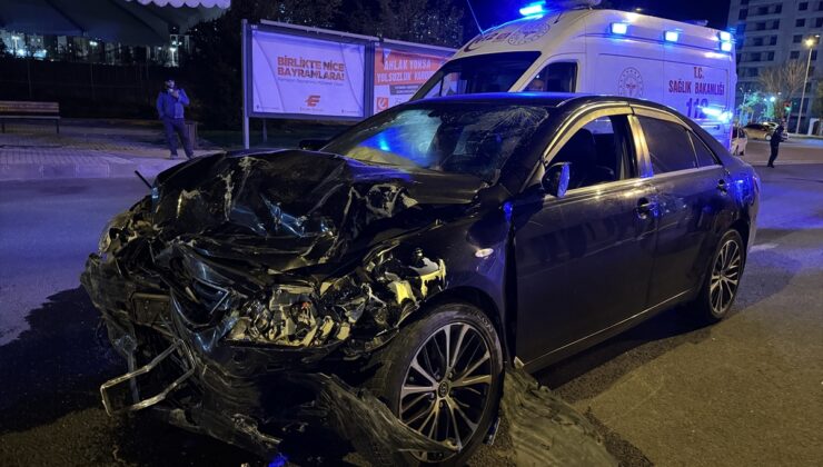 Elazığ'da iki aracın karıştığı kazada 6 kişi yaralandı