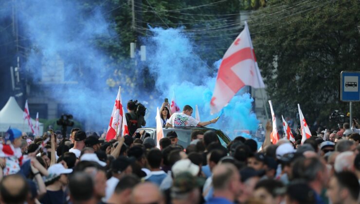 Gürcistan’da “yabancı etkinin şeffaflığı” yasa tasarısına destek gösterisi düzenlendi