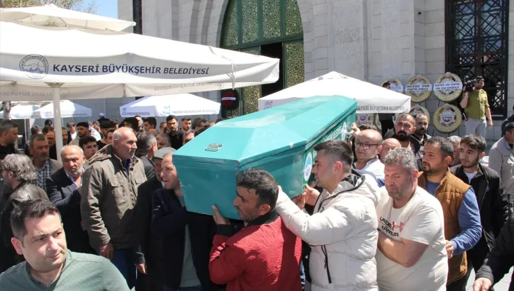 Kayseri'de karbonmonoksitten zehirlenerek ölen 2 kardeşin cenazesi toprağa verildi