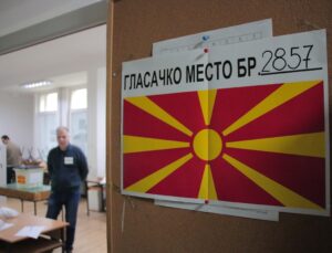 Kuzey Makedonya’da, cumhurbaşkanı seçimi için oy kullanma işlemi başladı