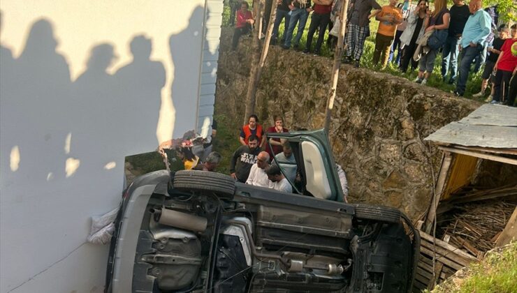 Tunceli’de istinat duvarından düşen otomobilin sürücüsü yaralandı