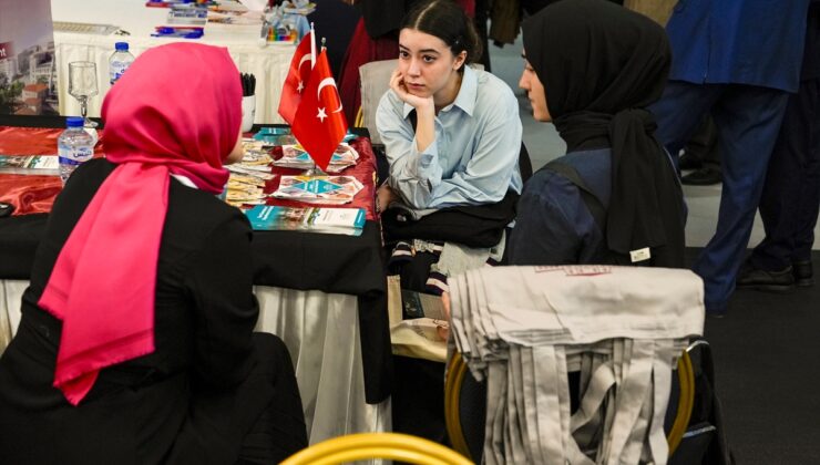 Türkiye Maarif Vakfı, Tunus’ta “Türk Üniversiteleri Eğitim Fuarı” düzenledi