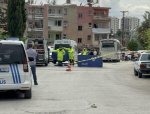 Adana'da özel halk otobüsünün çarptığı kişi yaşamını yitirdi