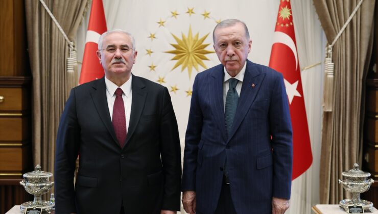 Cumhurbaşkanı Erdoğan, eski Yargıtay Başkanı Akarca'yı kabul etti