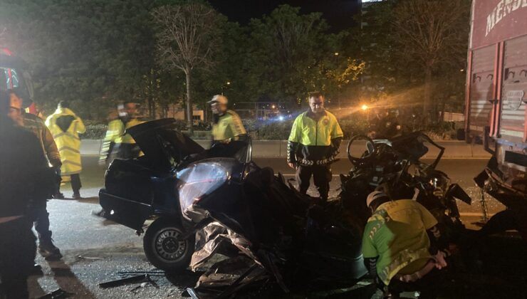 Ankara'da kamyona çarpan otomobilin sürücüsü hayatını kaybetti