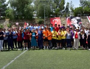 “Atatürk’ün Gençleri Yarışıyor” etkinliğinin ödül töreni yapıldı