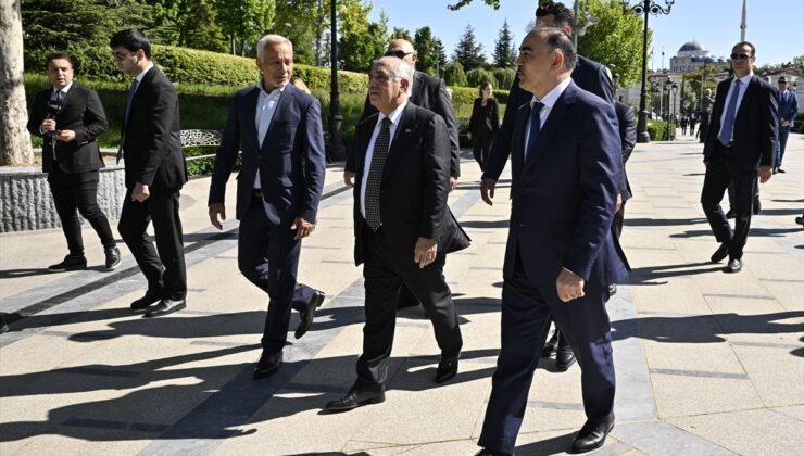 Azerbaycan Başbakanı Ali Asadov, Anıtkabir’i ziyaret etti