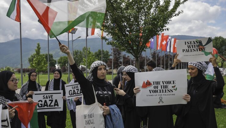 Bosna Hersek’te üniversite öğrencileri İsrail’in Gazze’ye saldırılarını protesto etti