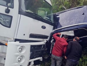 Bursa’daki trafik kazasında 2 kişi öldü