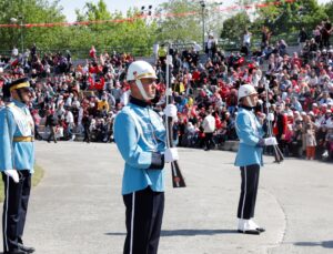 Cumhurbaşkanlığı Muhafız Alayı ve MSB Mehteran Birliği Samsun’da gösteri sundu