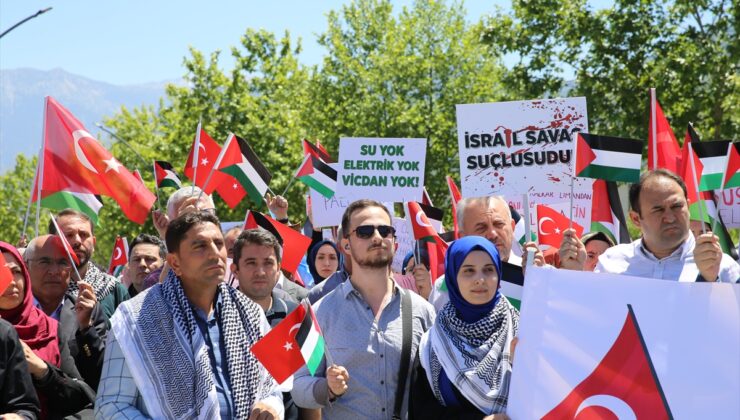 Denizli’de üniversite öğrencileri İsrail’i protesto etti