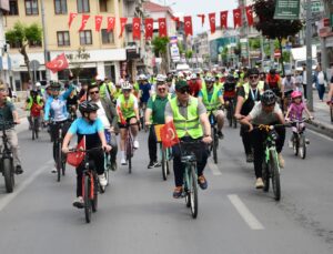 Düzce’de “11. Yeşilay Bisiklet Turu” düzenlendi