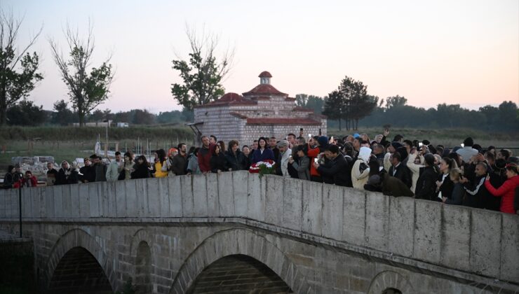 Edirne’de dilekler Tunca Nehri’ne bırakıldı