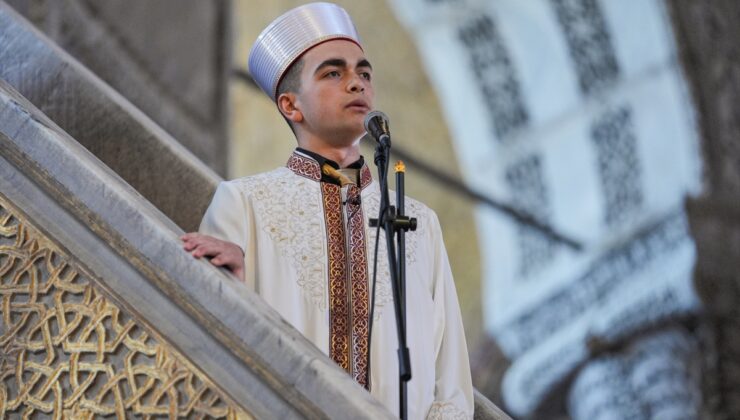 “Genç Hatipler Hutbe Okuma Yarışması” Türkiye finali Ayasofya-i Kebir Camii’nde yapıldı