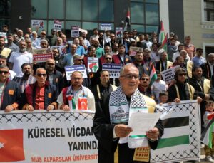 Muş’taki akademisyenlerden Filistin için ABD’de eylem yapan öğrencilere destek