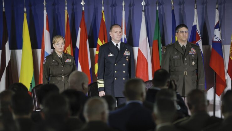 NATO’nun Saraybosna Komutanı Tuğgeneral Mcgaha, görevini Tuğgeneral Valas’a devretti