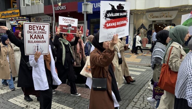 Rize’de sağlık çalışanları 25 haftadır “sessiz yürüyüş”le İsrail’i protesto ediyor