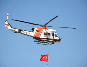 Türk Yıldızları, SOLOTÜRK ve HÜRJET Samsun semalarında gösteri uçuşu yaptı