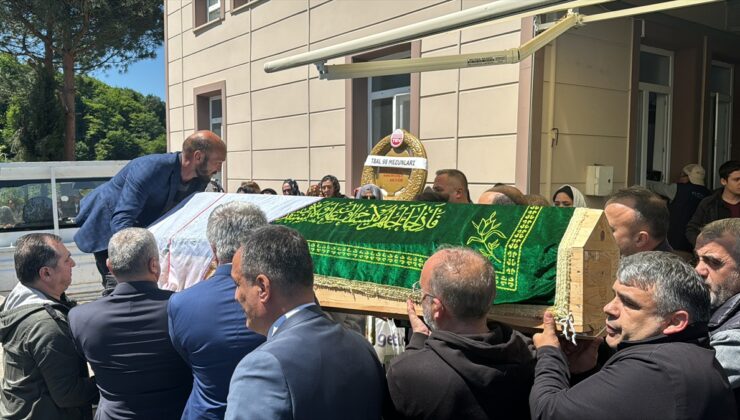 Samsun’da boşanma aşamasındaki kocası tarafından öldürülen öğretmenin cenazesi defnedildi