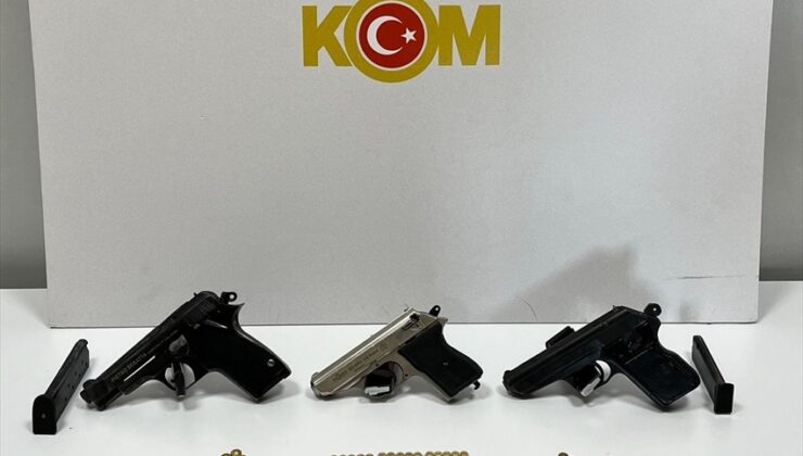 Samsun’da kaçakçılık operasyonunda çelik kasaya gizlenmiş silah ve uyuşturucu bulundu