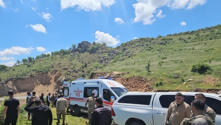 Siirt’te uçuruma devrilen kamyonetin sürücüsü ekiplerce kurtarıldı