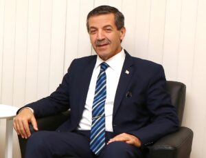 Dışişleri Bakanı Tahsin Ertuğruloğlu’ndan anneler günü mesajı: Annelerin varlığına değer biçilemez