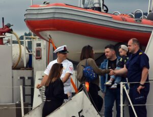TCSG-95 Sahil Güvenlik Botu Trabzon’da halkın ziyaretine açıldı
