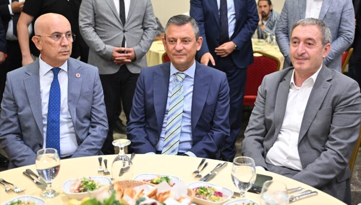 CHP Genel Başkanı Özel, 10 Ekim Barış Derneğinin dayanışma yemeğine katıldı: