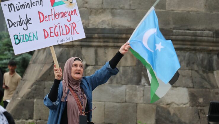 Erzurum’da sağlık çalışanları Gazze için “sessiz yürüyüş” düzenledi