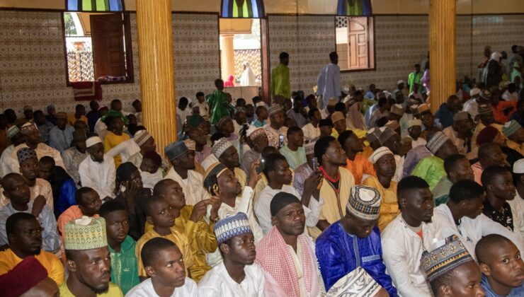 Nijerya ve Kamerun’da Müslümanlar Kurban Bayramı’nı kutluyor