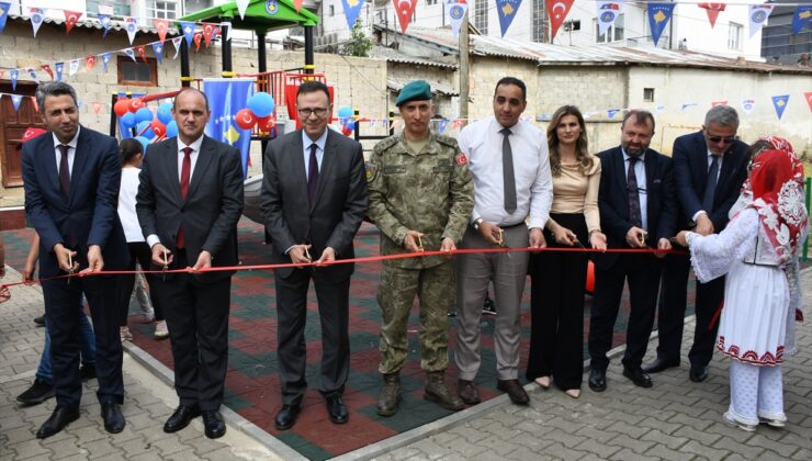 Türk askeri, Kosovalı çocuklara oyun parkı kurdu